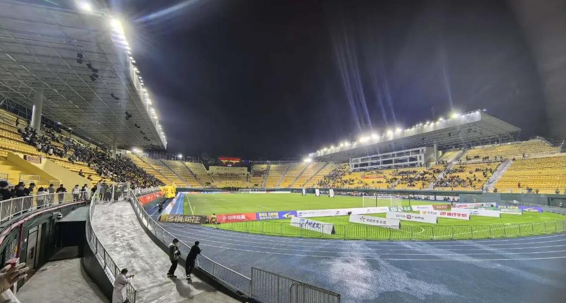 德罗巴重返赛场，比赛局势复杂首场状态出色，掘金观众沸腾！比赛高潮迭起的简单介绍-开云线上入口