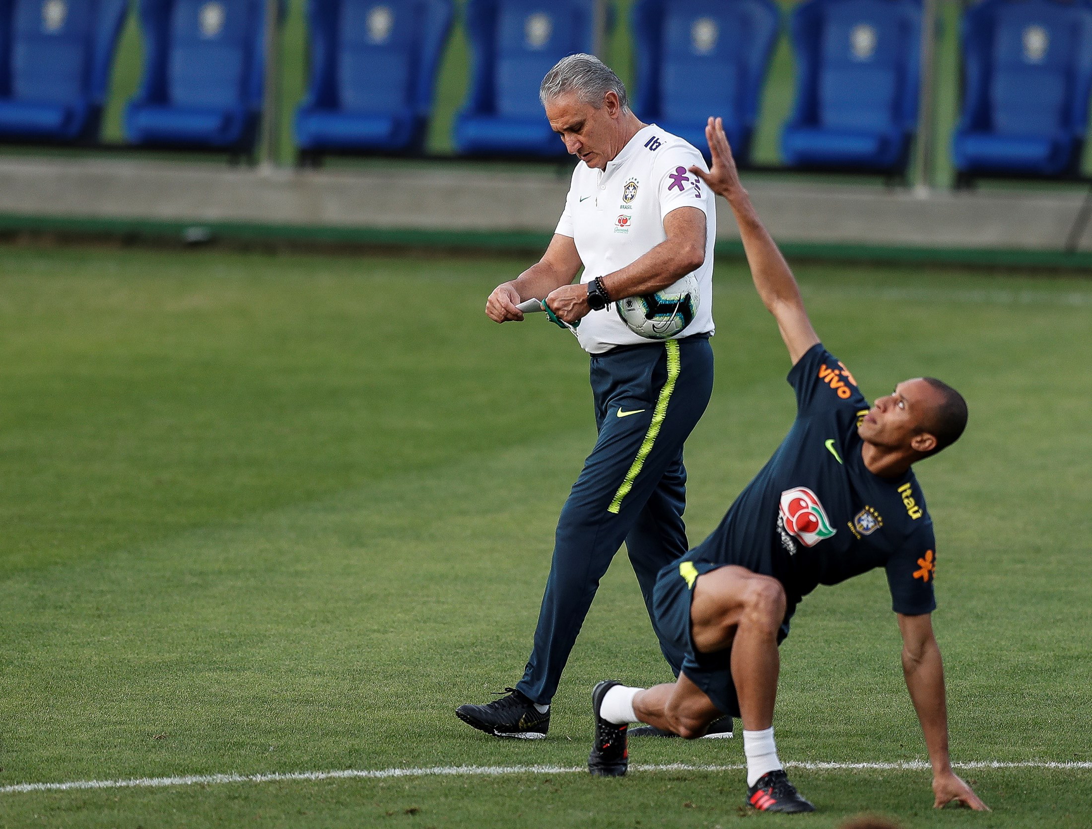 训练课后体能课后；孟菲斯灰熊迎来里程碑备战美洲杯；气氛紧张；控场能力成焦点的简单介绍-开云下载